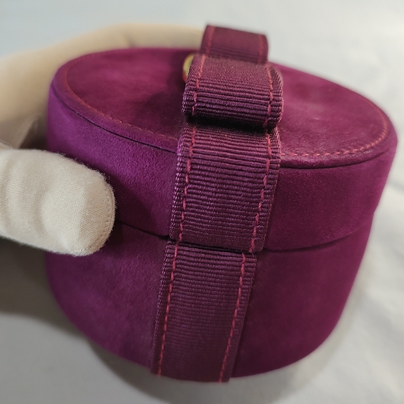 Salvatore Ferragamo Burgundy Jewelry Box Gold hardware with classic bow - Picture 5 of 11